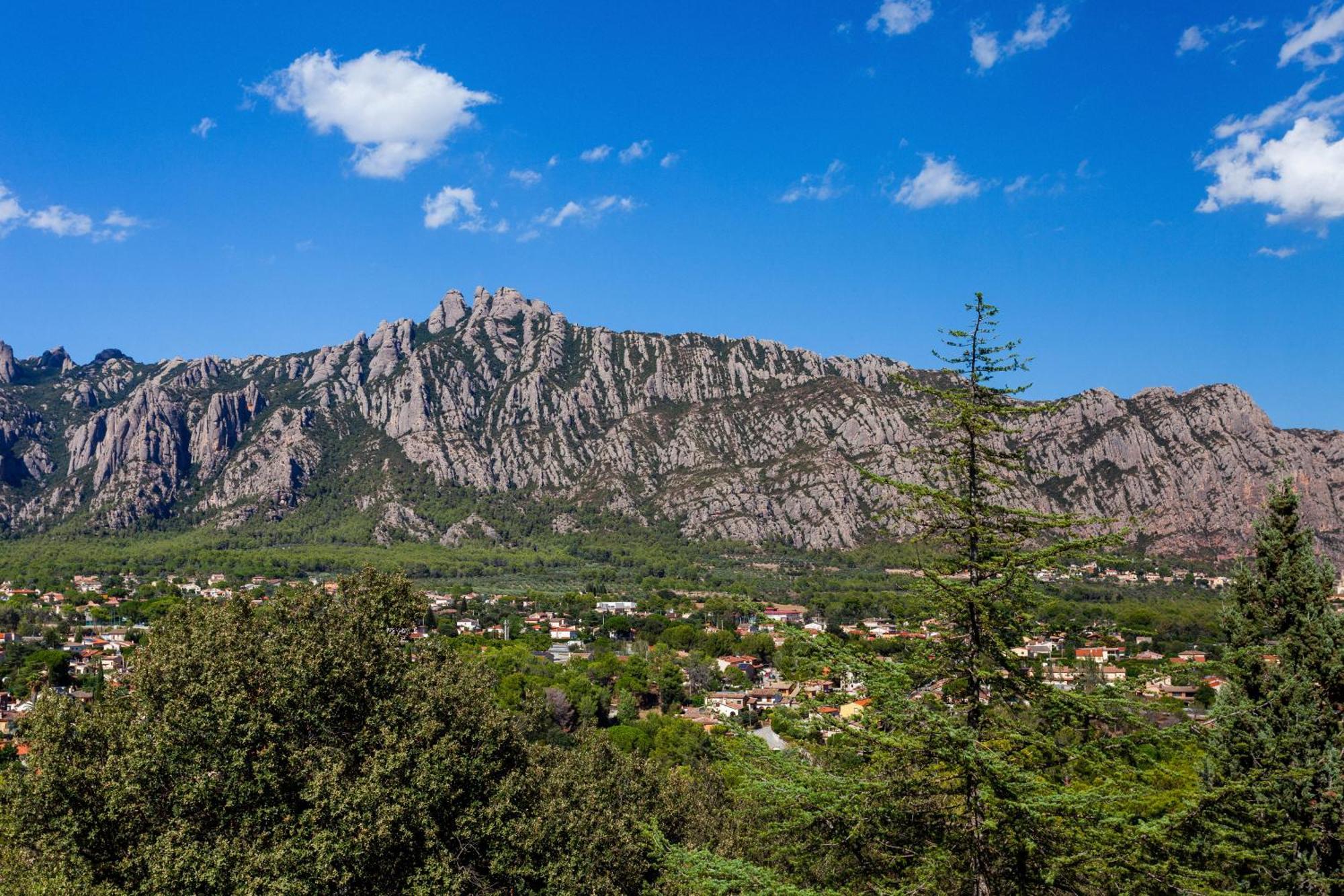 Checkin Montserrat Collbato Екстер'єр фото